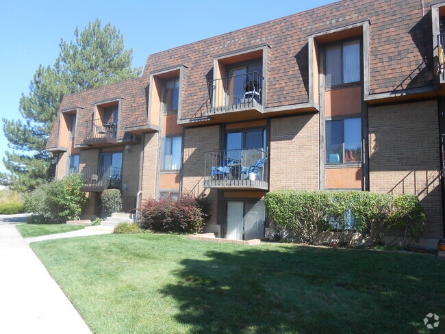 Building Photo - 3233 Lakeside Dr Unit 102 Rental