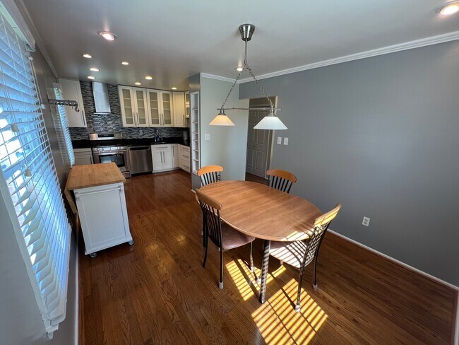 Photo - 9418 Goshen Ln