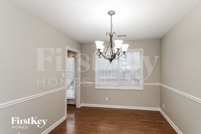 Photo - 2570 Paul Thomas Dr