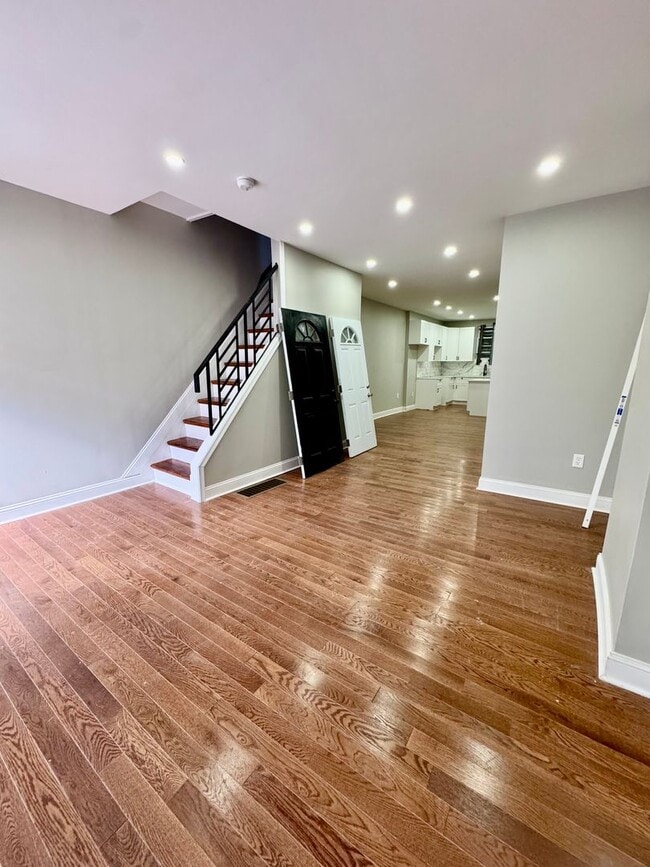 Building Photo - Spacious 3-Bedroom, 2.5-Bath Home with Cen...