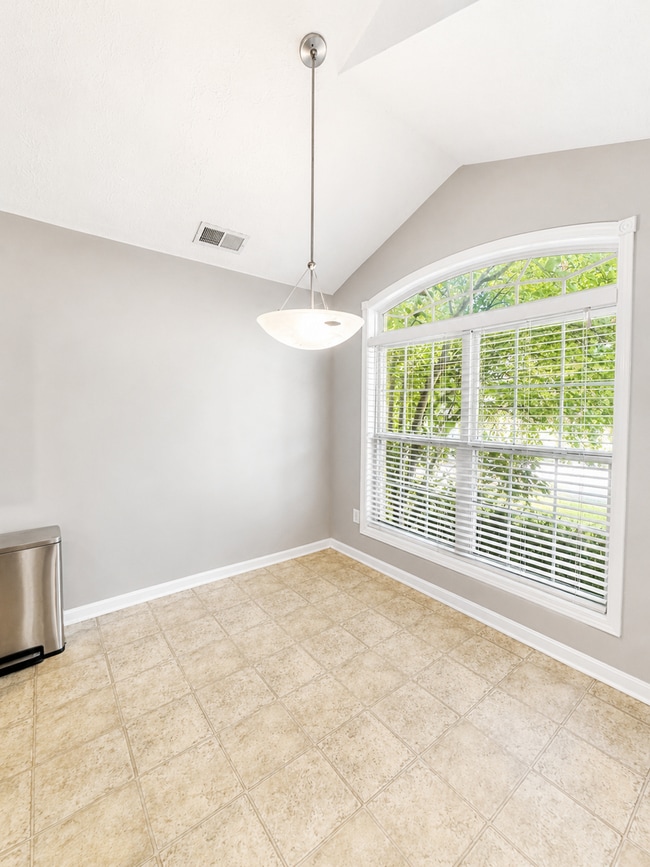 Photo - 10417 Leven Blvd