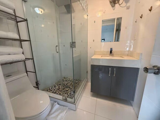 Photo - 2520 SW 20th St Unit 1