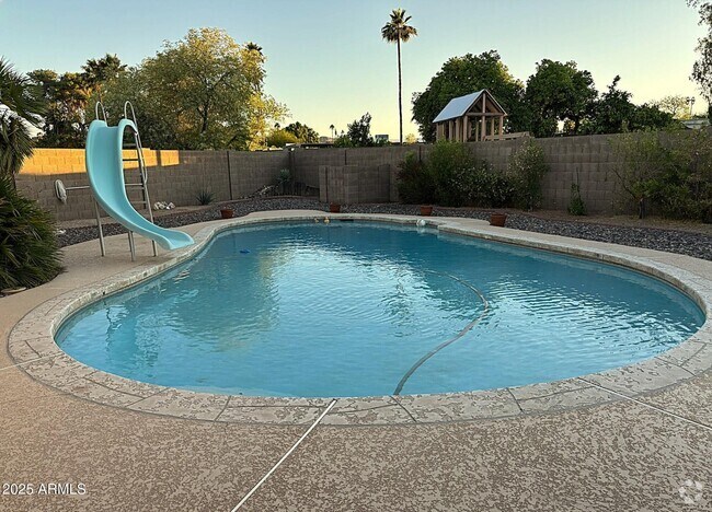 Building Photo - 3625 E Garden Dr Rental