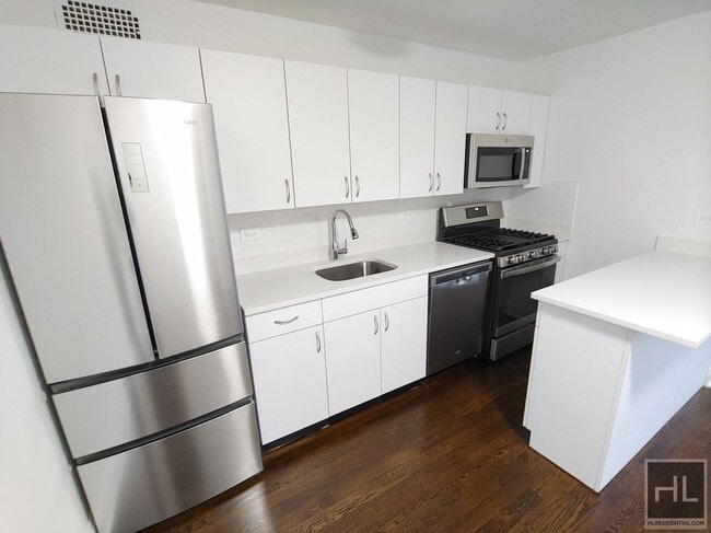 Photo - E 16 ST Unidad 17F