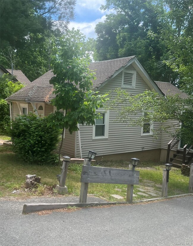 Photo - 37 Roosevelt St
