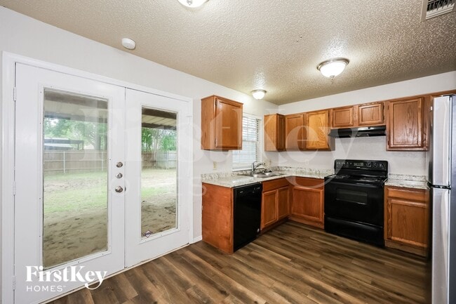 Photo - 208 Spanish Moss Dr