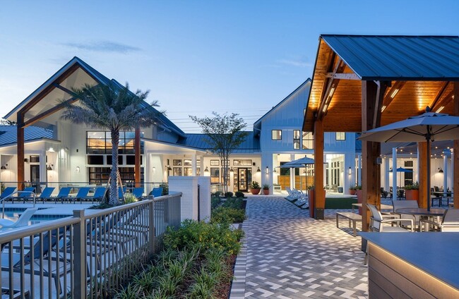 Campus Circle Gainesville - Pool Deck - Dusk Walkway