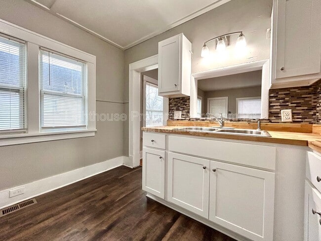 Photo - 1768 Elwood St