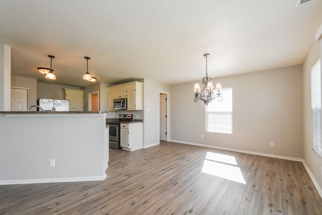 Photo - 1416 King Maple Dr