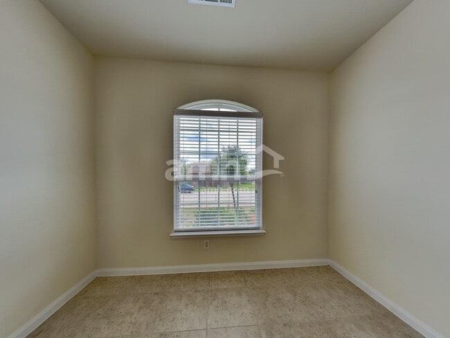 Photo - 1544 Park Trails Blvd