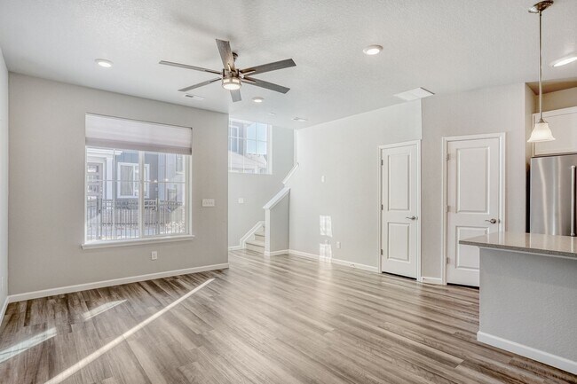 Photo - Evolve Real Estate: Spacious 3 Bed 2.5 bath Townhouse with Attached 2 Car Garage AVAILABLE NOW!