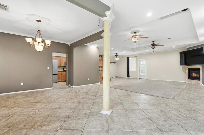 Photo - 1717 Red Oak Dr