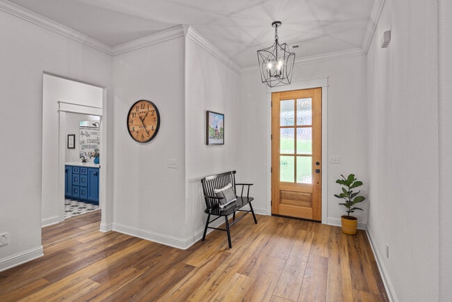 Photo - 27 Duxford Cir