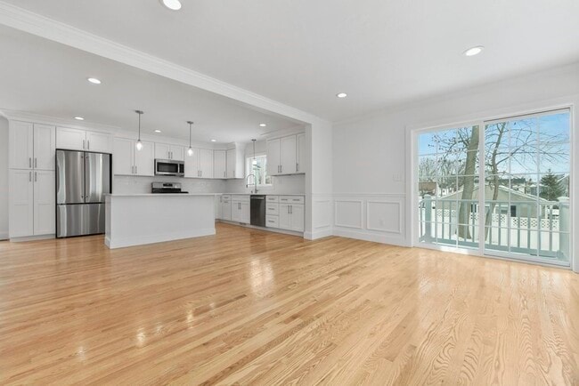 62 W Milton St