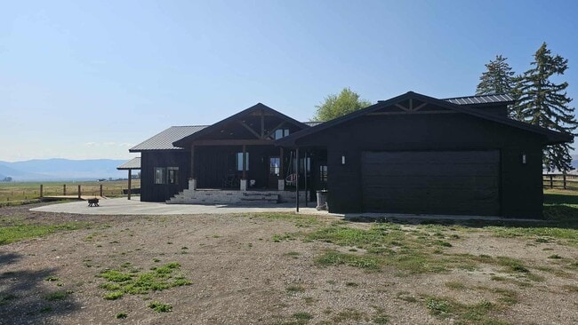 Photo - Newly remodeled fully furnished house coun...