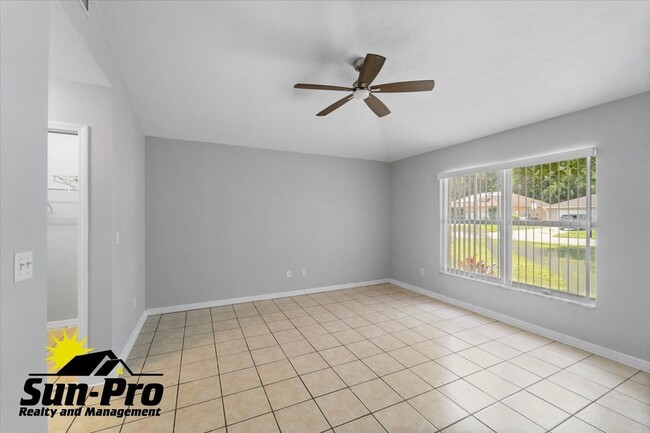 Photo - 3778 Grove View Ln