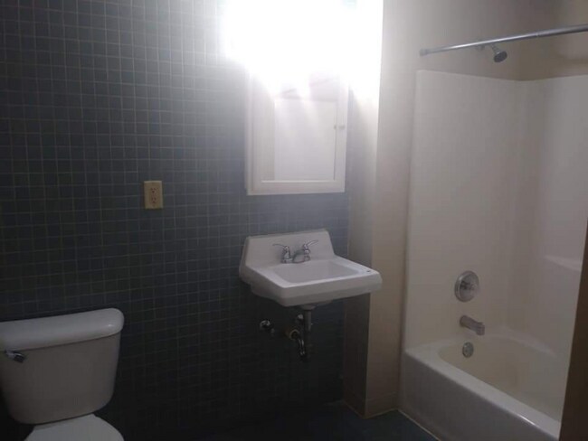 Photo - 2501 W Kilbourn Ave