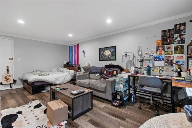 Photo - 541 W Oakdale Ave Unit 101