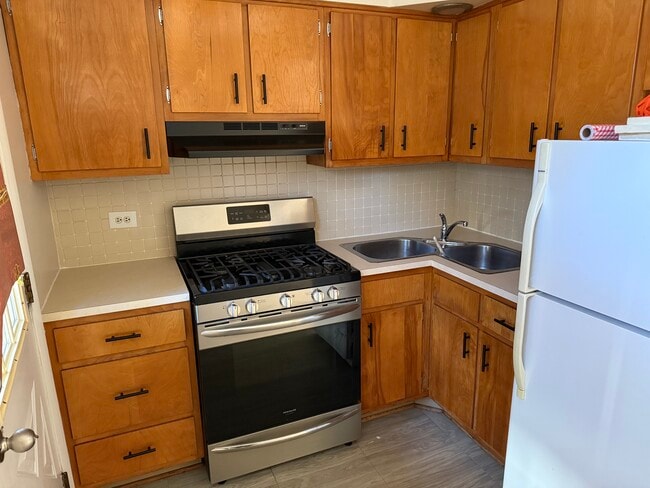 Photo - 235 E Palatine Rd Unit 1