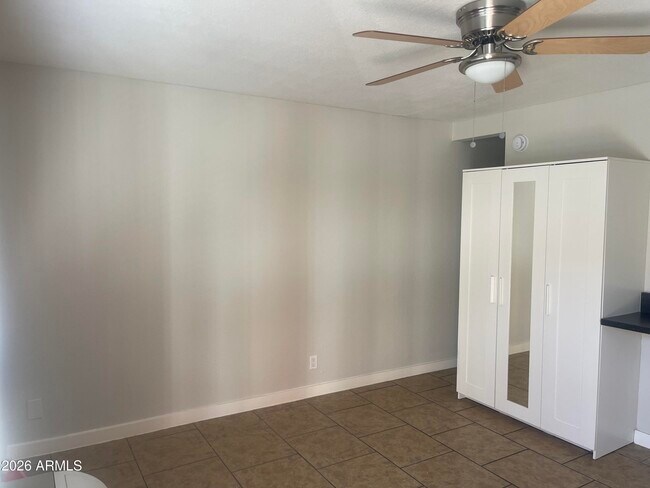 Photo - 4130 N 12th St Unidad OFC