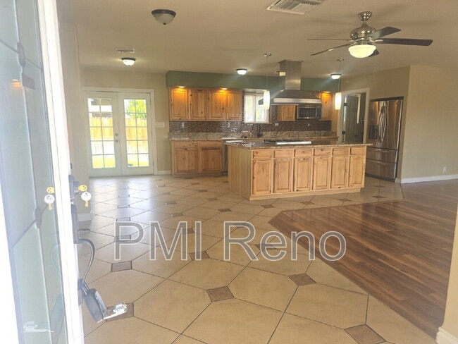 Photo - 1960 Brunetti Way Unit U