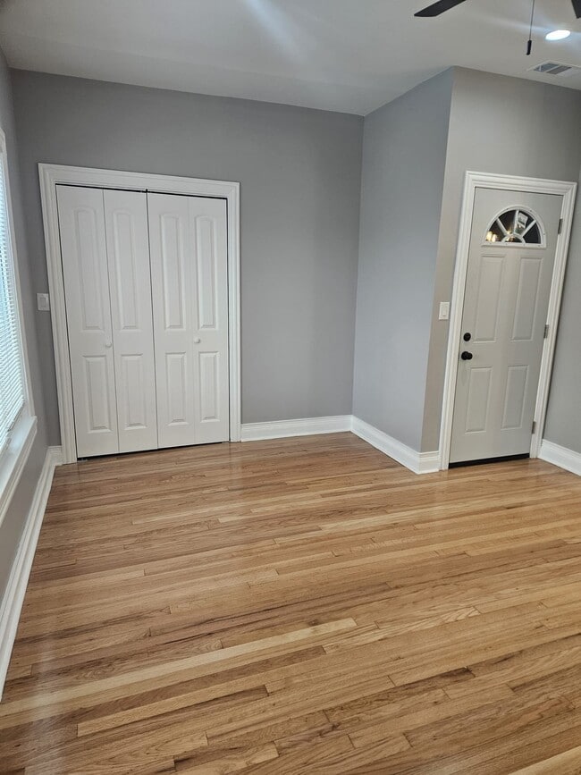 Photo - 5934 W Wilson Ave