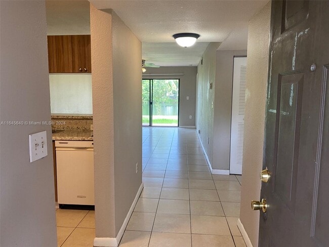 Building Photo - 9833 Nob Hill Ln Unit 2 Rental