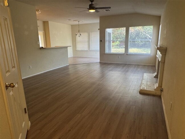 Photo - 1107 Bohica Way