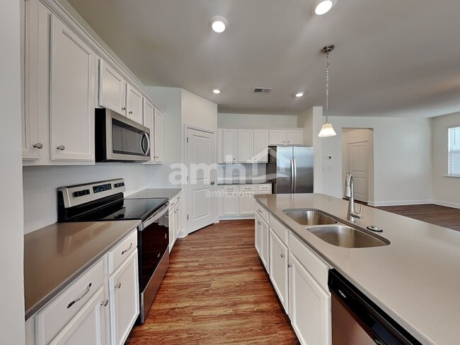 Photo - 115 Hazel Pk Dr