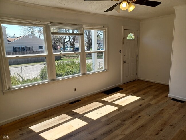 Photo - 670 Cleveland St