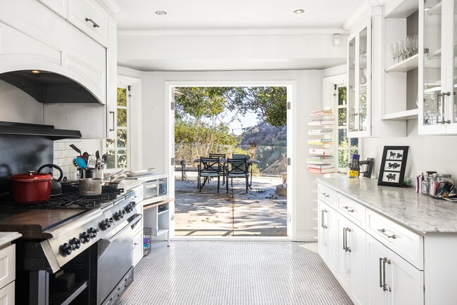 Photo - 2200 Outpost Dr