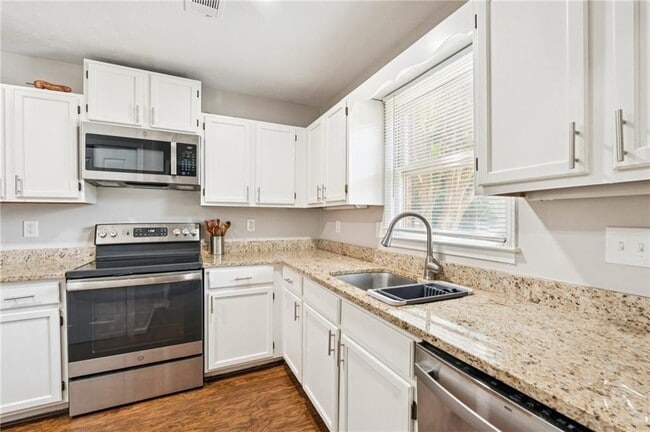 Photo - 2926 Webb Bridge Rd