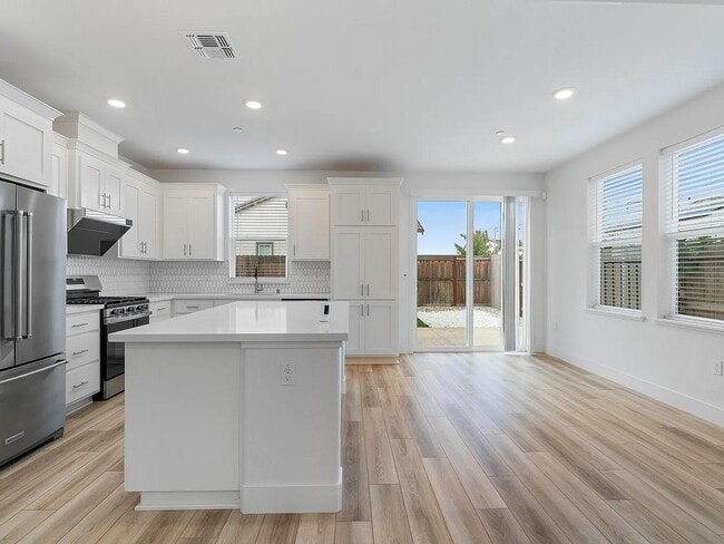 Photo - 8333 Kyler Rd