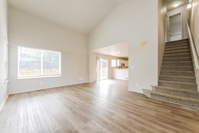 Photo - 5924 S Wenatchee St