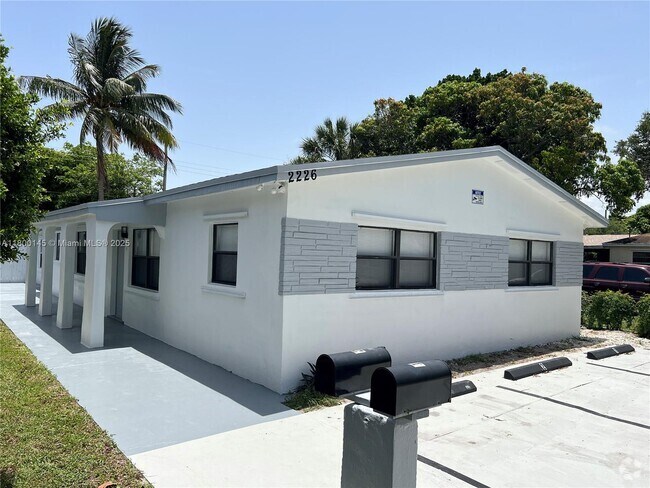 Building Photo - 2226 Cody St Unit 1 Rental