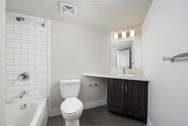 Photo - 5600 Sheppard Avenue E