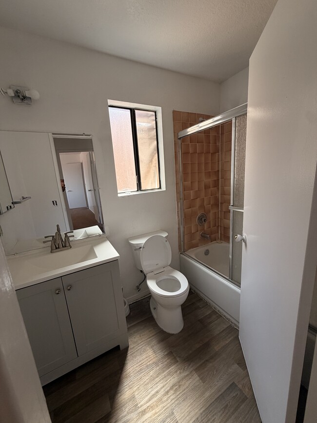 Photo - 1728 W Avenue J15 Unidad APT 1