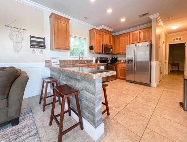 37 Palm Dr