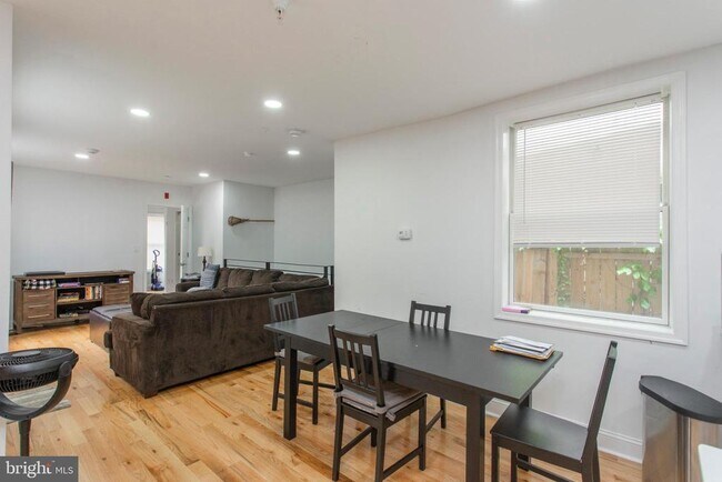 Photo - 1629 Wallace St