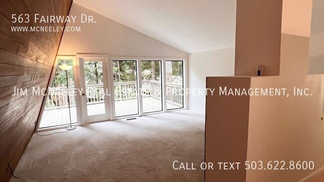 Photo - 563 Fairway Dr