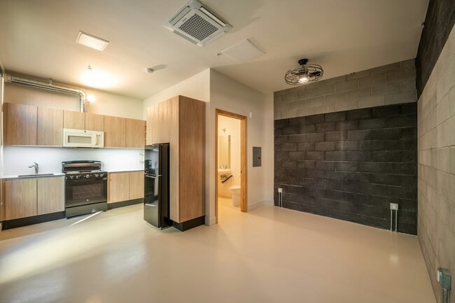 Photo - 1932 Kearney Ave Apartment Unit 06