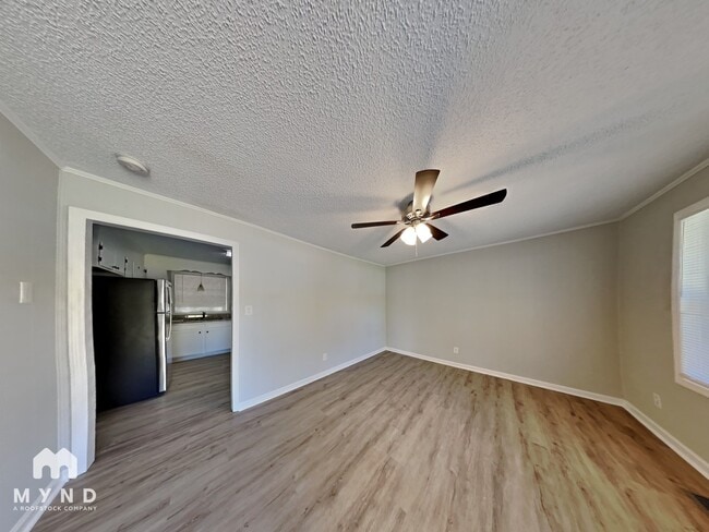 Photo - 116 Barbee Rd SW