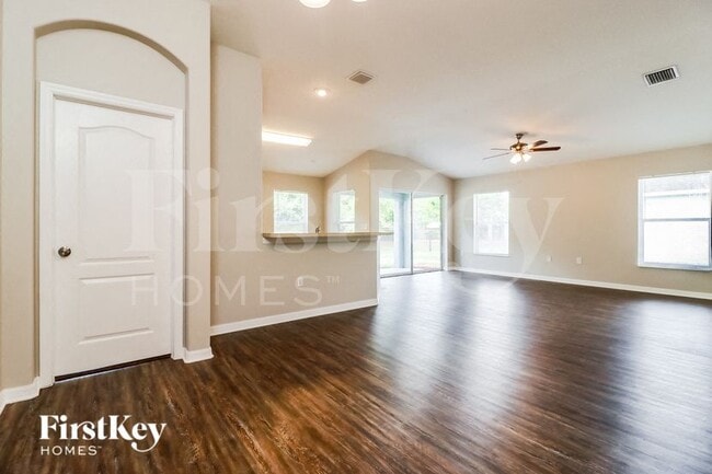 Photo - 826 Barrister Dr