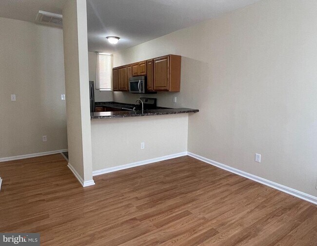 Photo - 1533 Light St Townhome