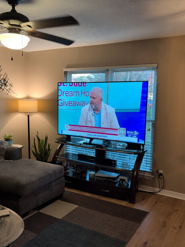 Photo - 73 Knollwood Ln