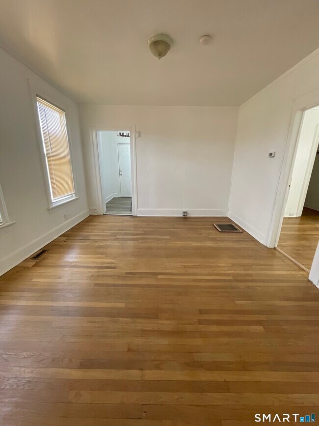 Photo - 69 W Liberty St