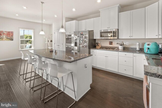 Photo - 4701 Vona Ln