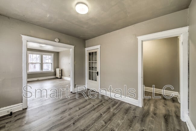 Building Photo - 4056 S Grand Blvd