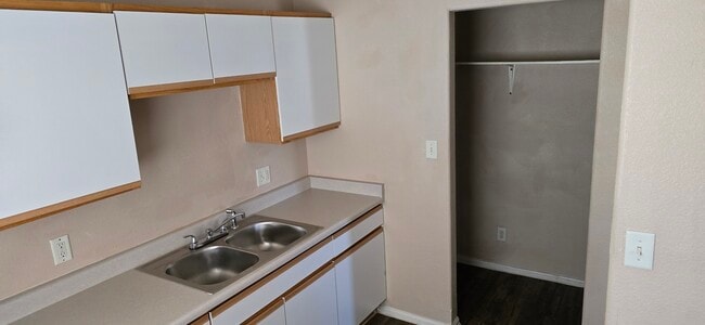 Photo - 3005 Acero Ave House