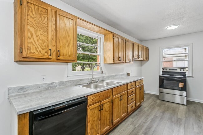 Photo - 2807 S Pattie St